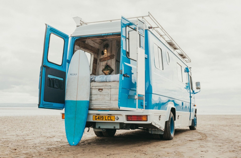 Esta Volkswagen Camper Bus se ha convertido en una caravana trailer